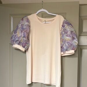 entro Cream Short-Sleeve Top with Lavender Patterned Puff Sleeves
